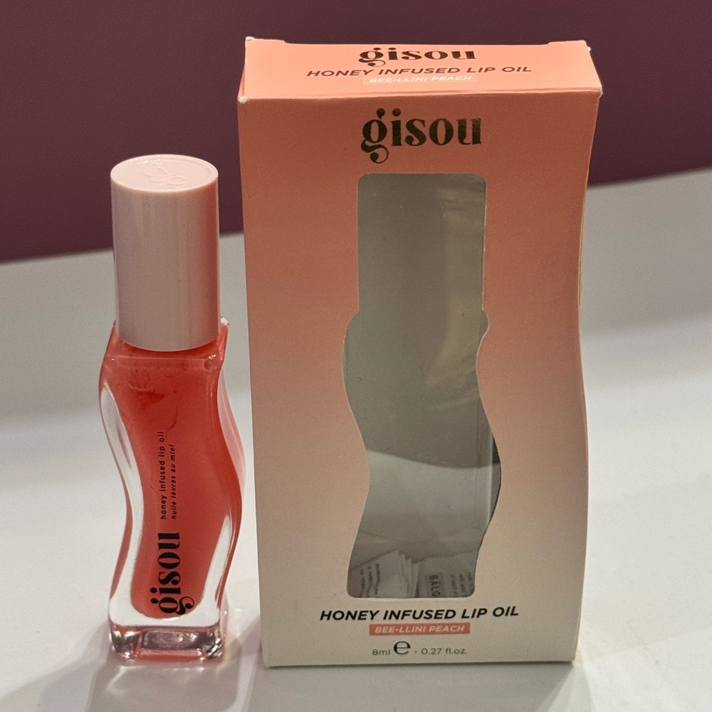 Gisou Honey Infused Hydrating Lip Oil in Bee-lini Peach
